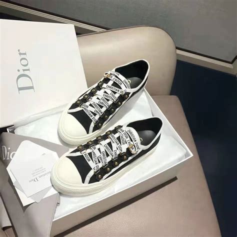 woman dior shoes